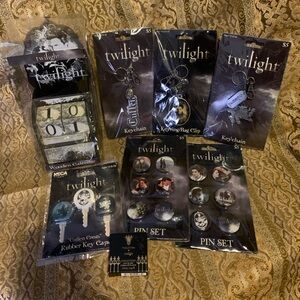 🍎NEW🍎Twilight - Keychain Bag Clip Pin Set Key Caps Wood Calendar Lip Gloss
